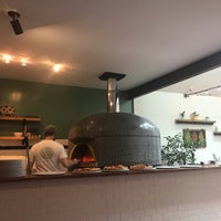 Снимок сделан в Oak Pizzeria Napoletana пользователем mesude s. 5/22/2019
