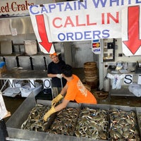 Foto scattata a Captain White&amp;#39;s Seafood da Alex💨 R. il 7/25/2021