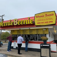 Photo taken at Weenie Beenie by Alex💨 R. on 10/26/2019