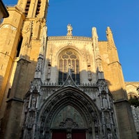 Photo taken at Cathédrale Saint-Sauveur by ☀️ Dagger on 10/4/2022