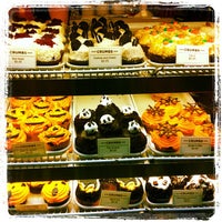 Photo taken at Crumbs Bake Shop by Tiger W. on 10/23/2012