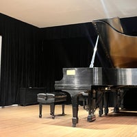 Снимок сделан в Greenwich House Music School пользователем Pam G. 12/17/2023