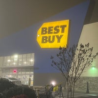 Photo taken at Best Buy by Pam G. on 12/3/2023