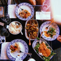 Das Foto wurde bei Thai Ginger Restaurant von Yağmur Kuzay am 7/30/2018 aufgenommen