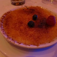 Photo taken at Fleming&amp;#39;s Prime Steakhouse &amp;amp; Wine Bar by Les W. on 12/5/2012