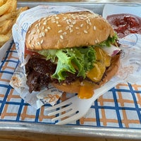 Photo taken at Super Duper Burgers by Les W. on 8/20/2023