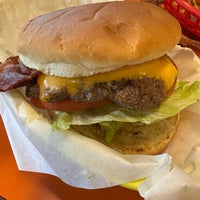 Photo taken at George&amp;#39;s Giant Hamburgers by Les W. on 7/16/2022