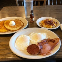 Photo taken at Cracker Barrel Old Country Store by Thomas P. on 10/20/2020