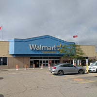 รูปภาพถ่ายที่ Walmart Supercentre โดย Tucker H. เมื่อ 9/11/2018