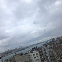 Photo taken at Hotel Ipek Palas Istanbul by Asena Z. on 3/20/2022