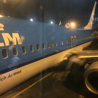 Photo taken at KLM Flight KL1223 [AMS - CDG] by Hen s. on 3/30/2018