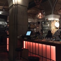 Foto tirada no(a) innio restaurant and bar por Hen s. em 1/5/2018