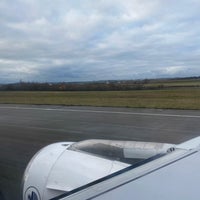 Photo taken at Runway 09R/27L by Hen s. on 1/10/2020