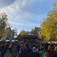 Photo taken at Place Sainte-Catherine / Sint-Katelijneplein by Hen s. on 11/26/2022