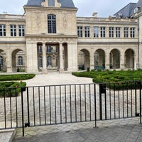 Photo taken at Jardin du Musée Carnavalet by Hen s. on 4/14/2024