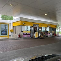 Photo taken at Shell by Hen s. on 5/14/2021