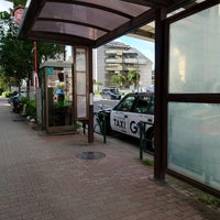 Photo taken at 木場駅タクシー乗り場 by NOIR on 10/4/2022