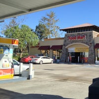 11/5/2012 tarihinde Harvey C.ziyaretçi tarafından Shell'de çekilen fotoğraf