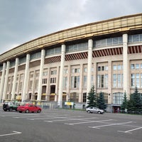 Luzhniki, metro istasyonu Sportivnaya 73