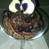 Foto diambil di Banana Verde oleh Paula N. pada 9/30/2012