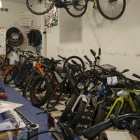 Foto diambil di Greenpath Electric Bikes oleh Michael L. pada 12/31/2022