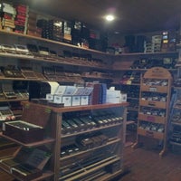 12/29/2012 tarihinde J.T. C.ziyaretçi tarafından Cigar Frog&amp;#39;s'de çekilen fotoğraf