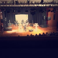 Photo taken at Yenimahalle Belediyesi 50.Yıl Dört Mevsim Tiyatro Salonu by Nurgül K. on 2/18/2017
