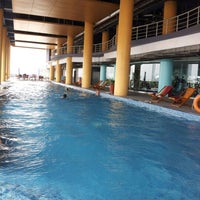 Photo taken at Swimming Pool Merlyn Park Hotel by Pink R. on 11/16/2012