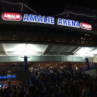 รูปภาพถ่ายที่ Amalie Arena โดย Alberto B. เมื่อ 11/24/2016