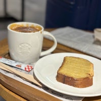 Photo taken at Starbucks by Atinuch D. on 2/5/2024