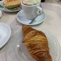 Photo taken at Giulietta Cafe by Alèxia S. on 12/30/2018