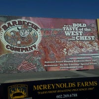 9/26/2012 tarihinde Lori P.ziyaretçi tarafından The Barbecue Company Grill and Catering'de çekilen fotoğraf
