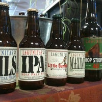 รูปภาพถ่ายที่ Tully&amp;#39;s Beer &amp;amp; Wine โดย Beerlady T. เมื่อ 11/12/2012
