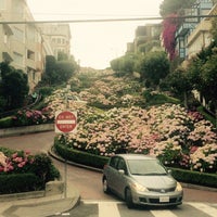 Photo taken at Lombard Street by Ebbie A. on 7/10/2015
