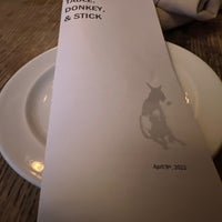 Das Foto wurde bei Table, Donkey and Stick von Melissa am 4/10/2022 aufgenommen
