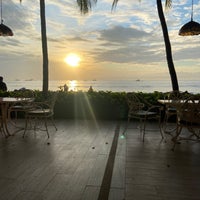 Foto diambil di Tamarindo Diria Beach Resort oleh Trisha C. pada 4/29/2021