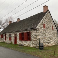 Das Foto wurde bei Historic Huguenot Street von Noah X. am 3/28/2021 aufgenommen