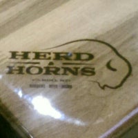 Das Foto wurde bei Herd &amp; Horns Bar and Grill von Eddie G. am 9/15/2015 aufgenommen