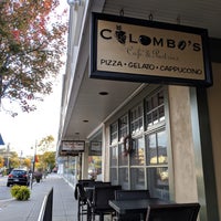 Das Foto wurde bei Colombo&amp;#39;s Cafe &amp;amp; Pastries von Paola R. am 10/20/2018 aufgenommen