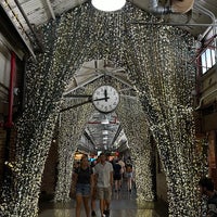 Photo taken at Artists and Fleas at Chelsea Market by Chris M. on 8/15/2022