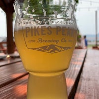 Das Foto wurde bei Pikes Peak Brewing Company von Renee C. am 8/7/2021 aufgenommen