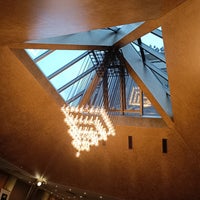 Foto tirada no(a) Piramīda restaurant por Nikitå I. em 10/4/2022