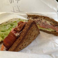 3/12/2023 tarihinde Neel H.ziyaretçi tarafından Mean Sandwich'de çekilen fotoğraf