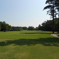 Das Foto wurde bei Chesapeake Golf Club von Charles L. am 7/28/2015 aufgenommen