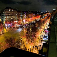 Foto diambil di Maison de l&amp;#39;Alsace oleh Johan R. pada 12/17/2018