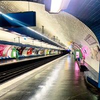 Photo taken at Métro Richelieu—Drouot [8,9] by Johan R. on 11/9/2020