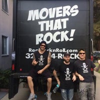 Photo prise au REAL RocknRoll Movers par REAL RocknRoll Movers le4/28/2020