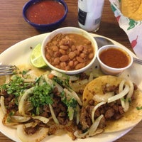 Foto tomada en Los Cerritos Mexican Restaurant  por Scott M. el 10/13/2012