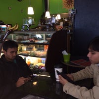12/24/2013에 Vishal S.님이 7 Cafe에서 찍은 사진