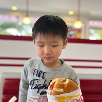 Photo taken at In-N-Out Burger by Choongwon(Steven) L. on 1/16/2023